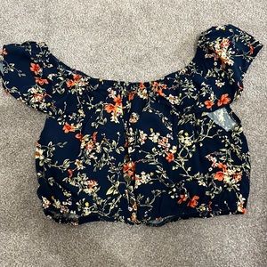 Floral cropped shirt medium xhilaration